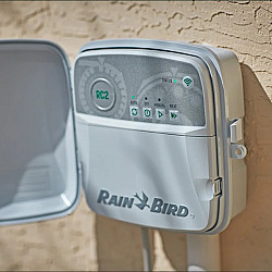 Смарт програматор за външен монтаж Rain Bird RC2 - 8 станции